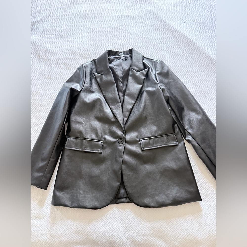Women’s Y2K Black Faux Leather Single-Button Blazer Jacket Size M Like New